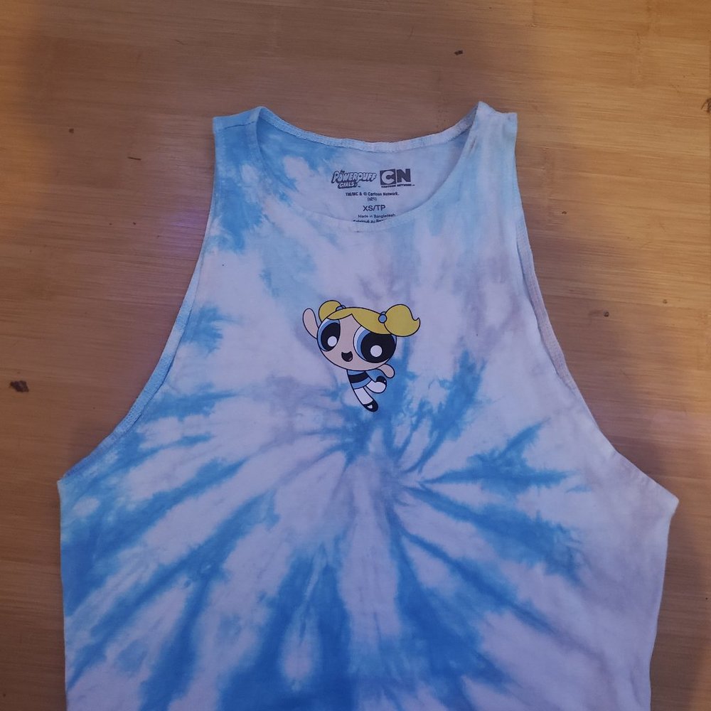 Blue cropped tank top